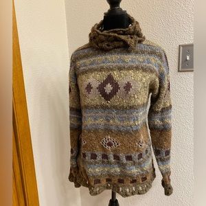 Women’s Crossing Pointe tunic sweater in beautiful colors size medium.